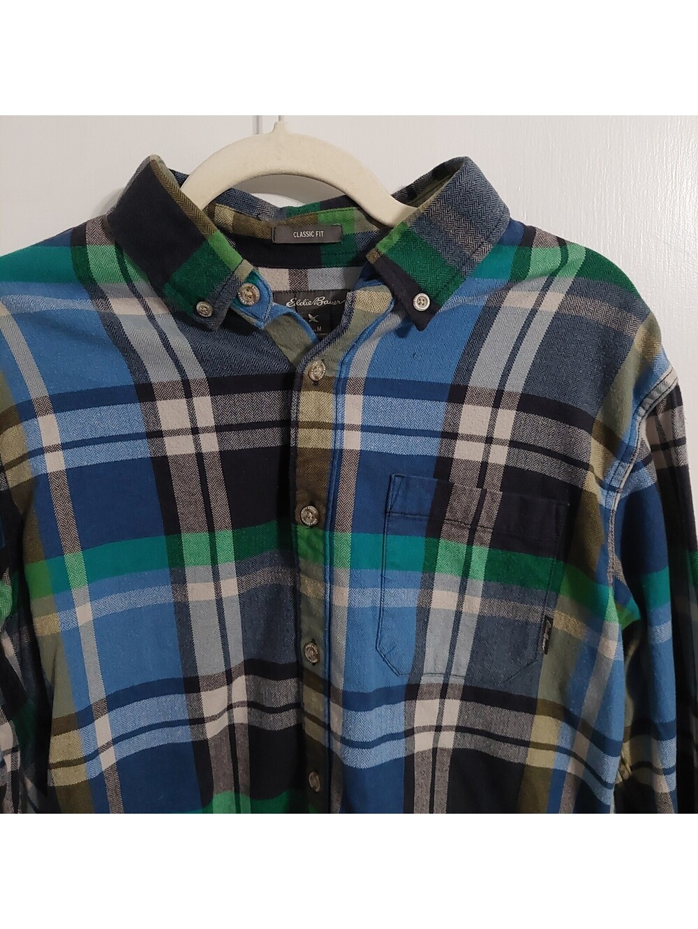 Eddie Bauer Men's Classic Fit Plaid Button-Down Shirt Medium